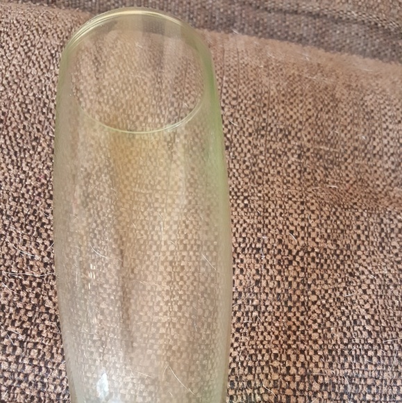 2 Extra Tall champagne Flutes hint of lime green - Picture 6 of 6